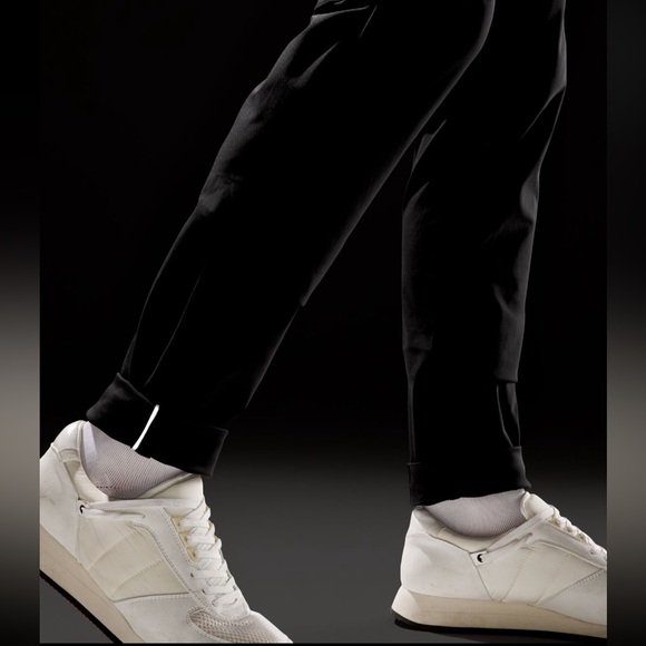 NWT*: Lululemon ABC Slim-Fit 5 Pocket Pant 31” x 30” L*Warpstreme. Color: Black - Picture 3 of 6